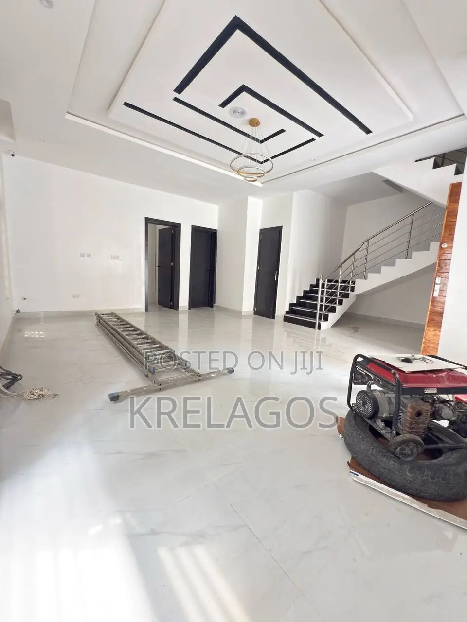 4bdrm Duplex in Chevron for sale