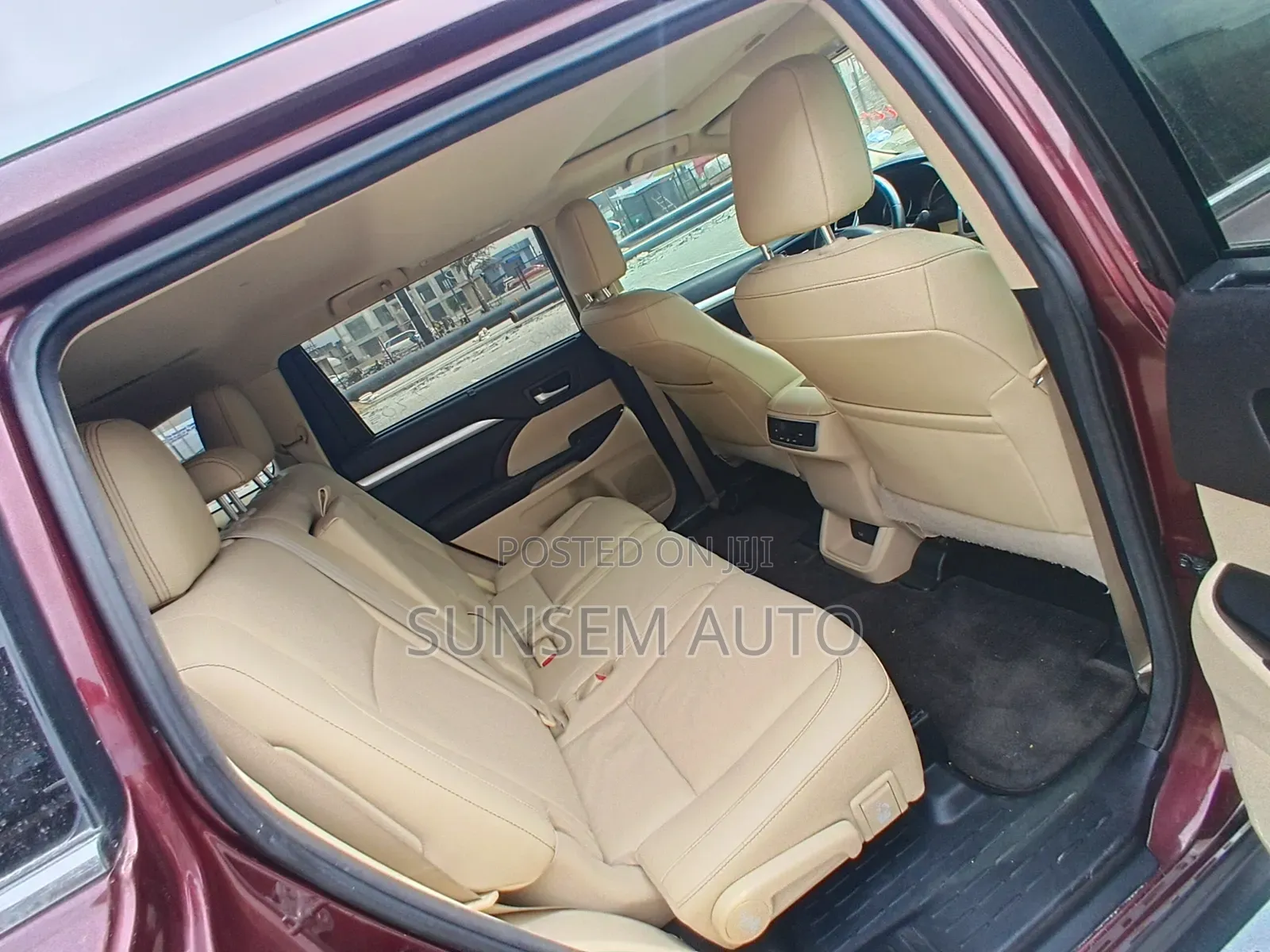 Toyota Highlander XLE 4x4 V6 (3.5L 6cyl 8A) 2017 Red
