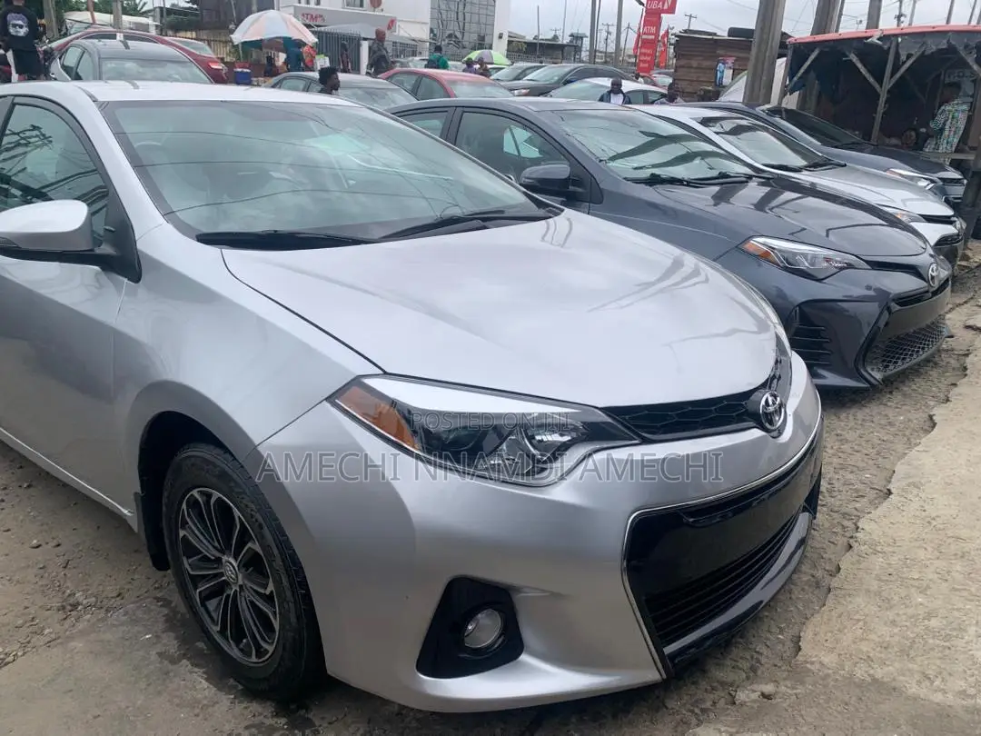 Toyota Corolla L 4dr Sedan (1.8L 4cyl 6M) 2015 Silver