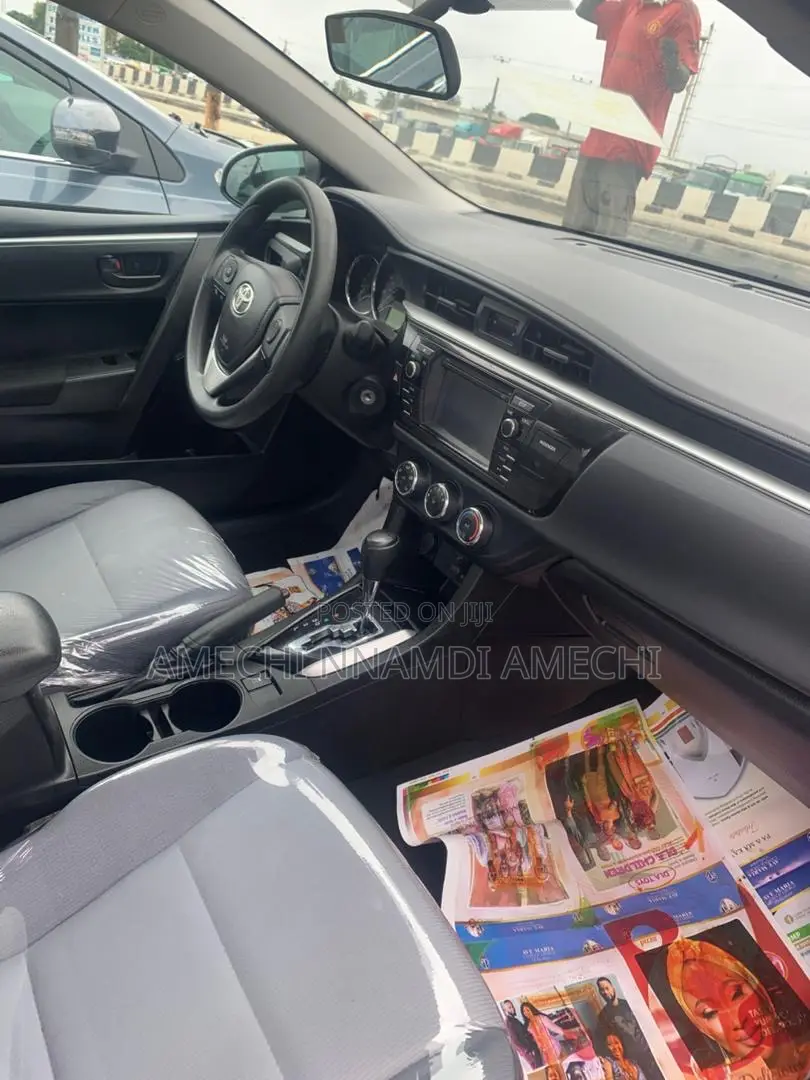 Toyota Corolla L 4dr Sedan (1.8L 4cyl 6M) 2015 Silver