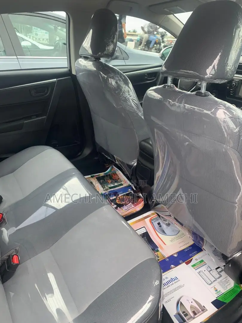 Toyota Corolla L 4dr Sedan (1.8L 4cyl 6M) 2015 Silver