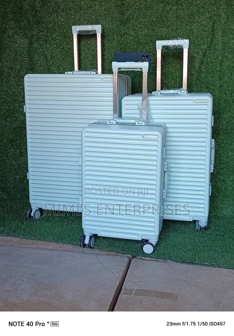 Get Ready to Shine With Our Beautiful Luggage Set