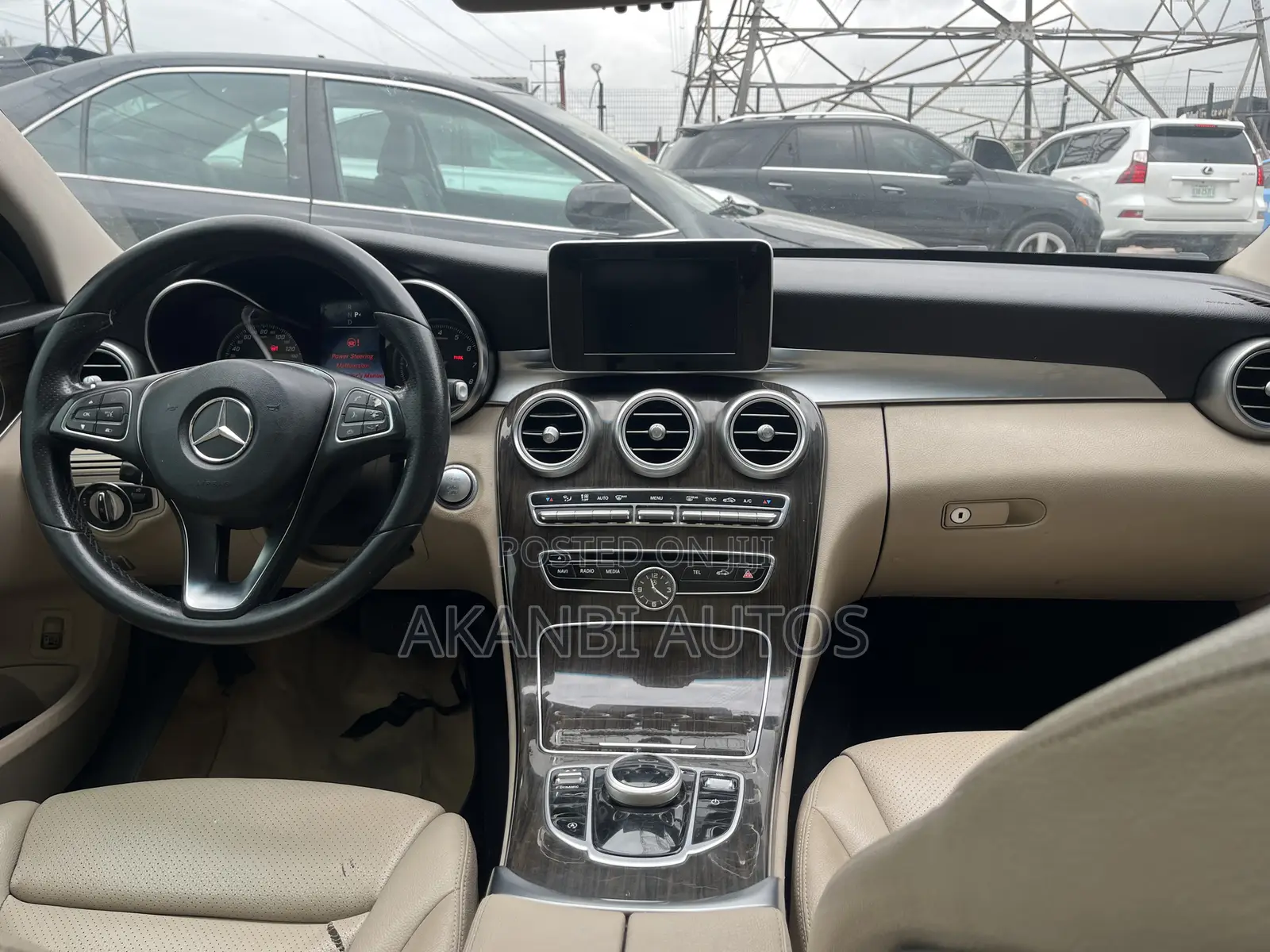 Mercedes-Benz C300 Luxury 4matic Sedan AWD (2.0L 4cyl 7A) 2017 White