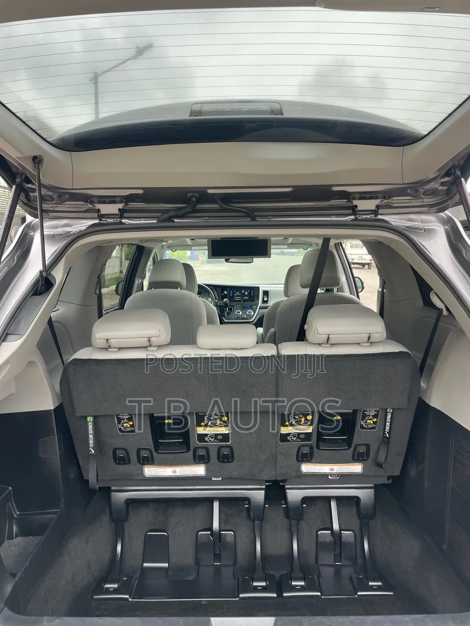 Toyota Sienna Limited Premium 7 Passenger (3.5L 6cyl 8A) 2017 Gray