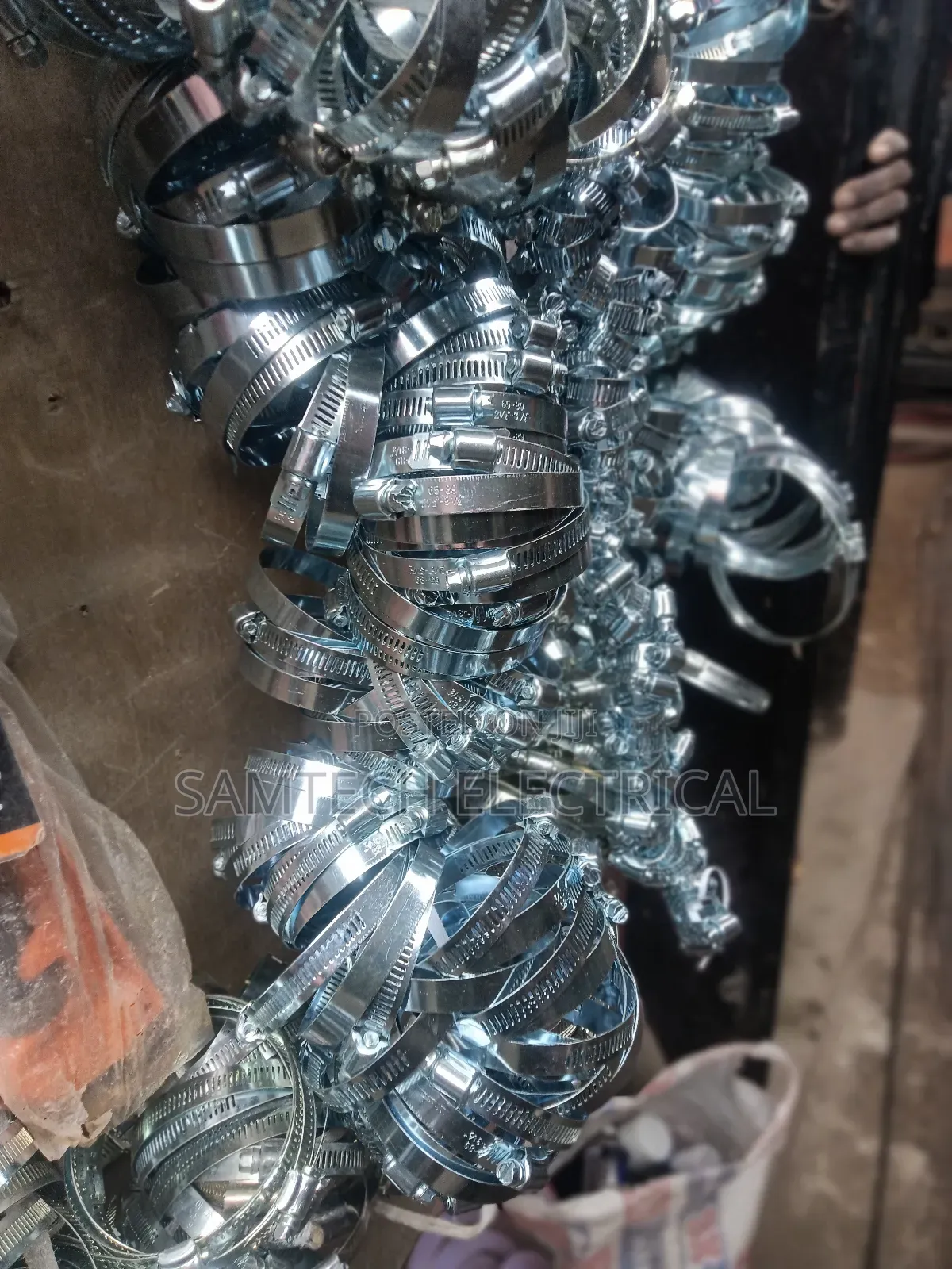 Hoes Clip 5/8 to 7 Inches ( 100 Pics )