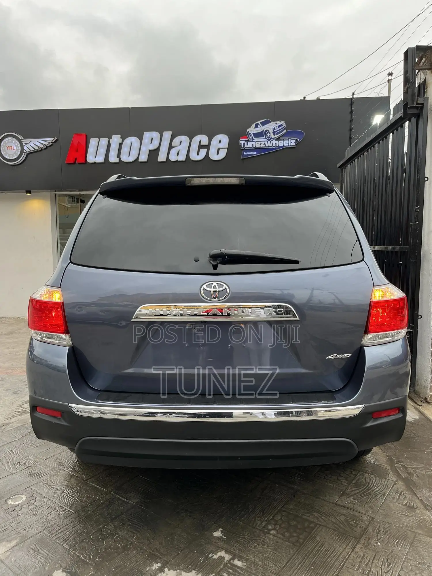 Toyota Highlander Plus 3.5L 4WD 2013 Gray