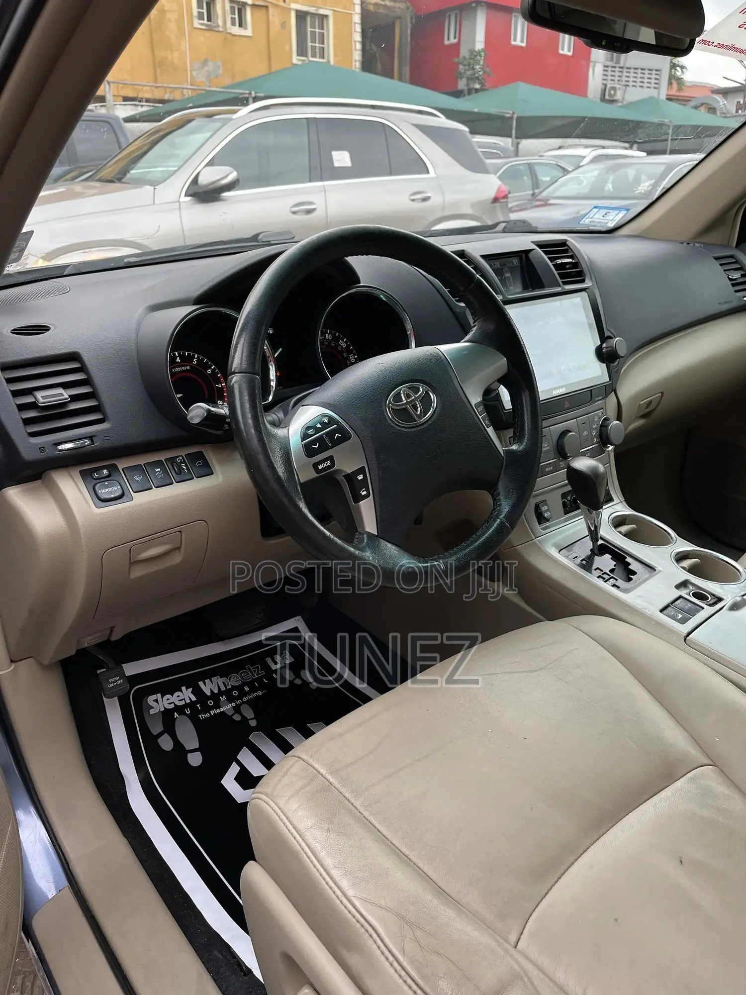Toyota Highlander Plus 3.5L 4WD 2013 Gray