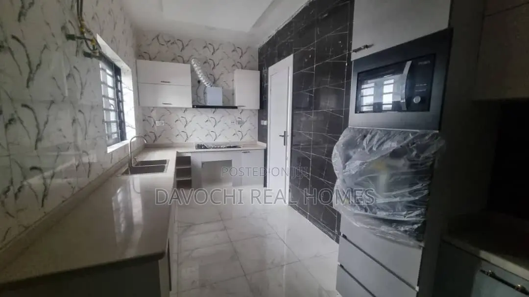 4bdrm Duplex in Ikota, Gra for rent