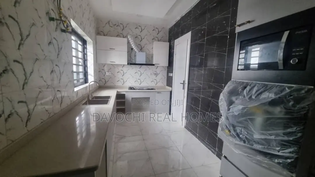 4bdrm Duplex in Ikota, Gra for rent