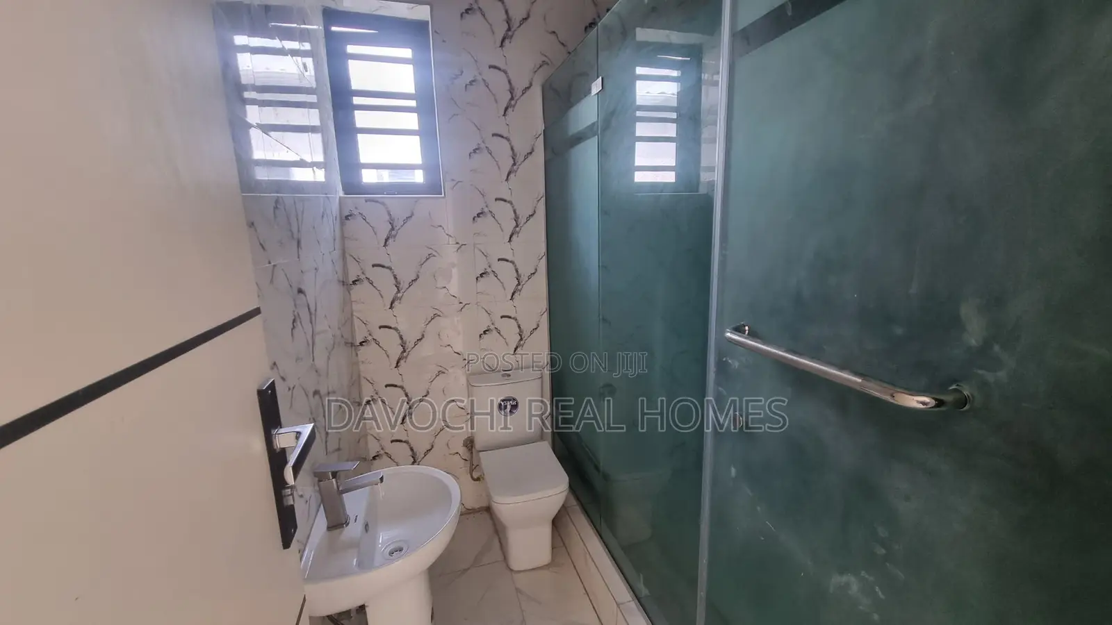4bdrm Duplex in Ikota, Gra for rent
