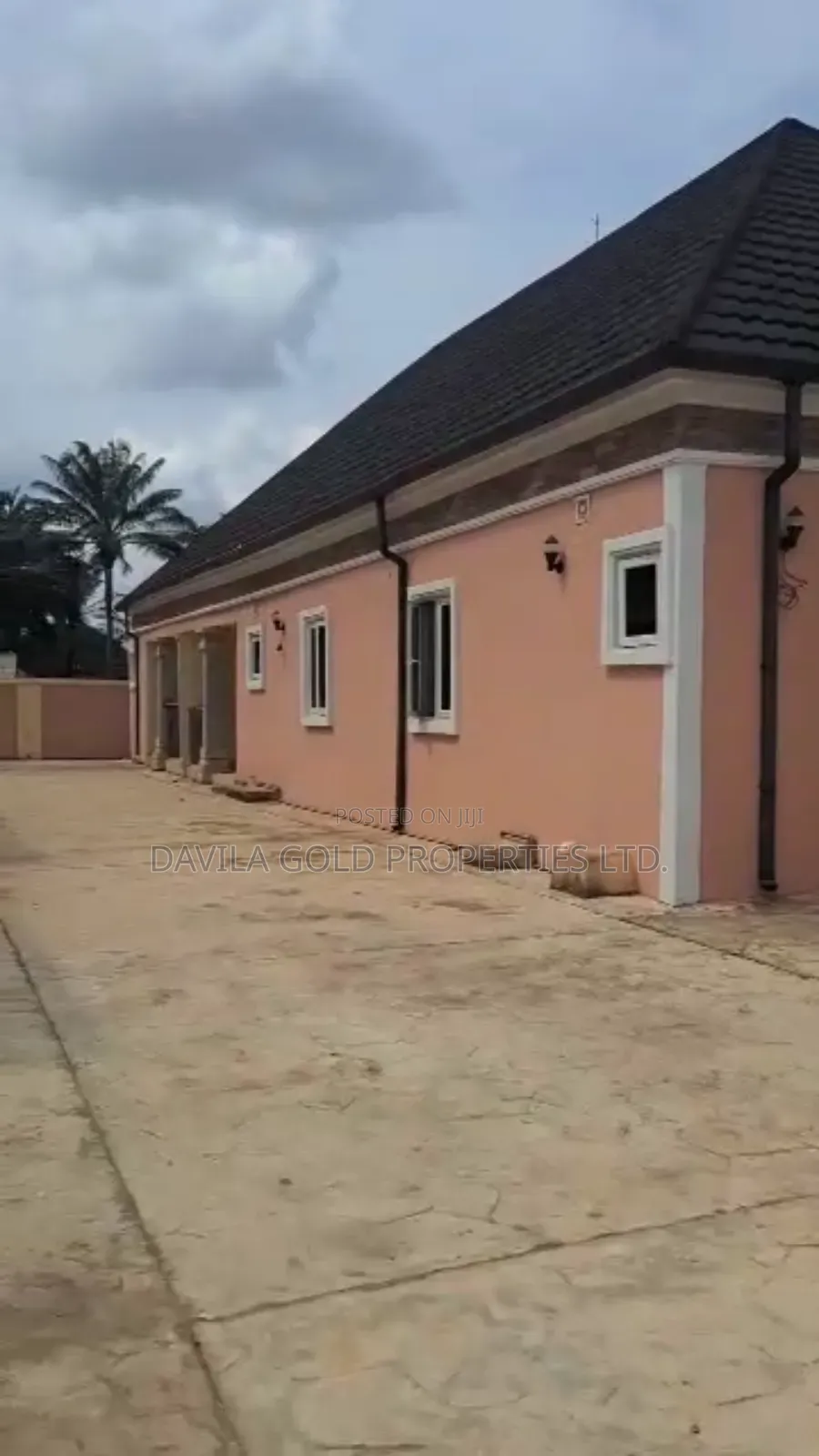 15bdrm Apartment in Benin City for sale