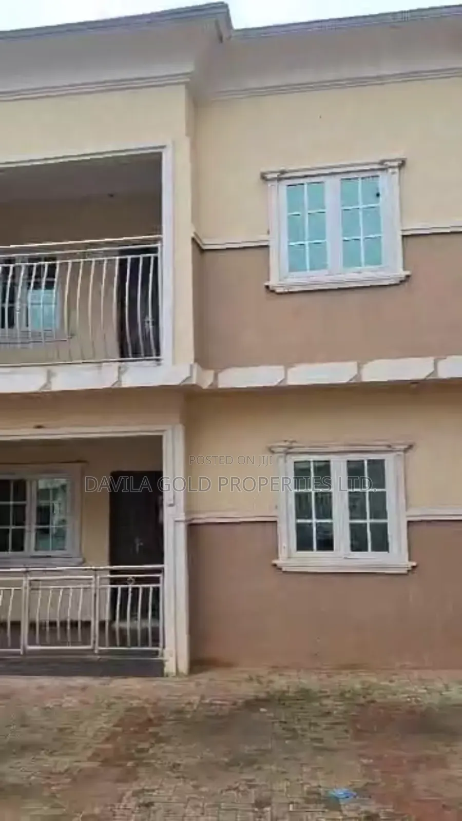 20bdrm Apartment in Benin City for sale