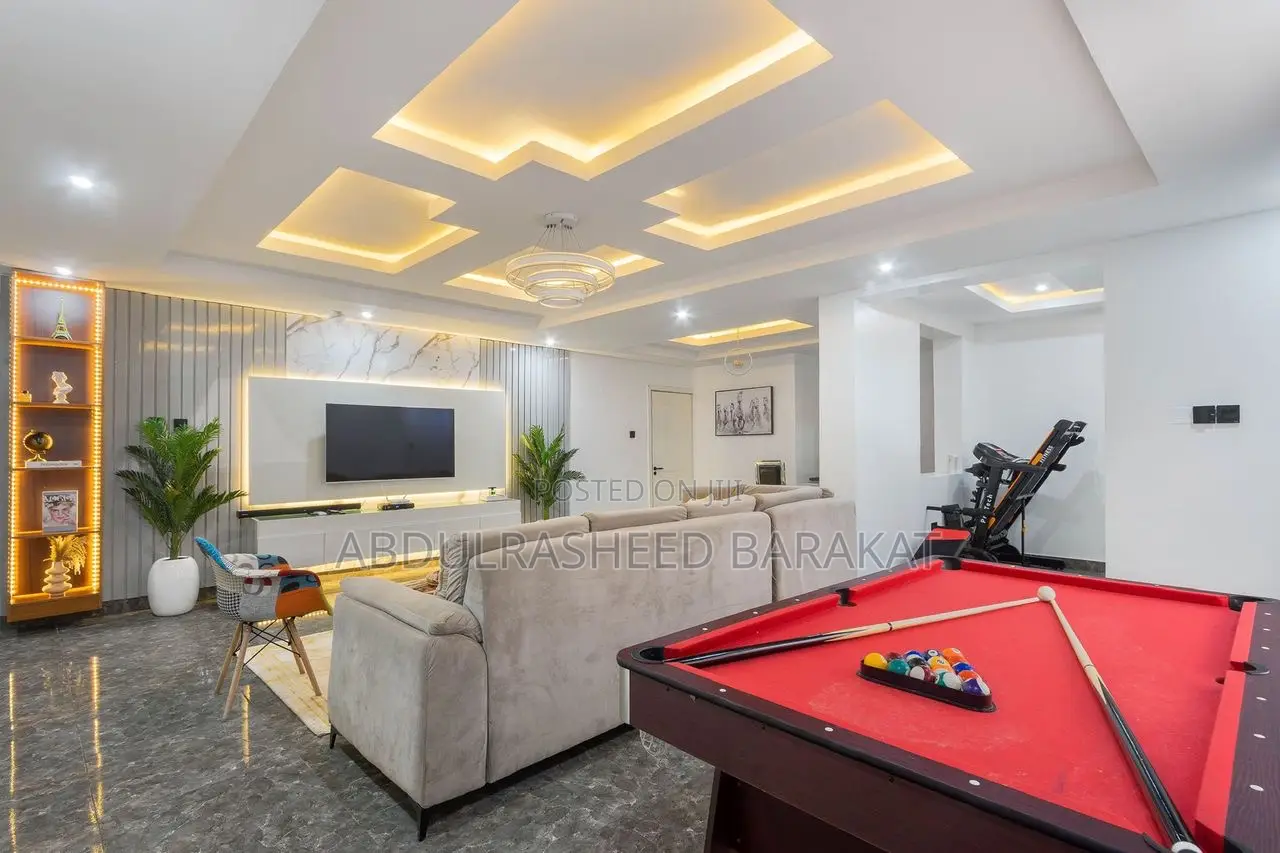 Luxury Three Bedroom With Pool Snooker Gym