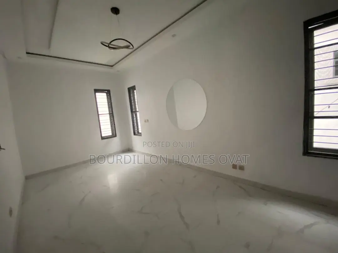 5bdrm Duplex in Ikate for sale