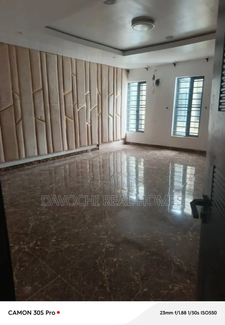 4bdrm Duplex in Victoria Crest4, Lekki Phase 2 for rent