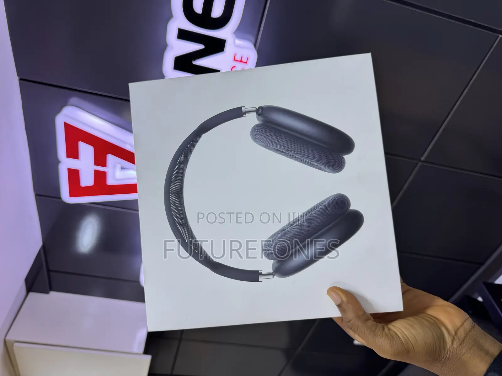 Brand New Apple Airpodmax