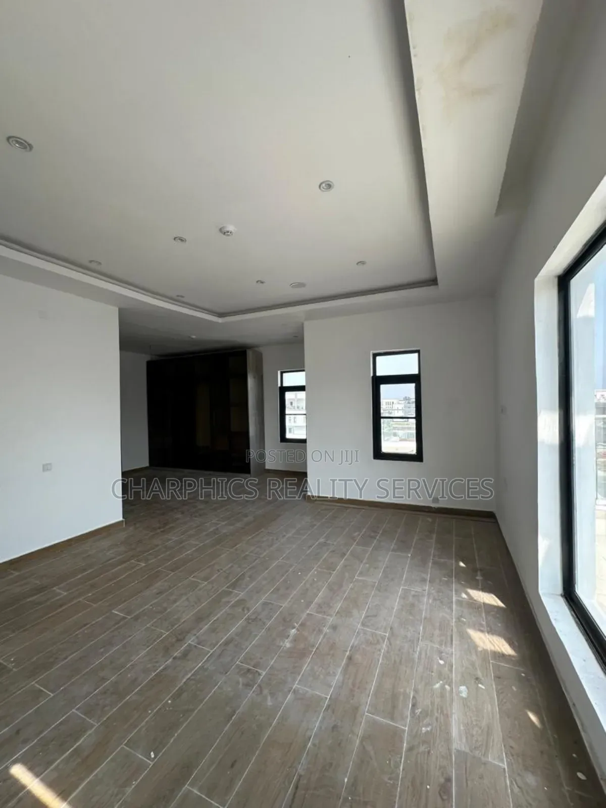 6bdrm Duplex in Ikate for sale