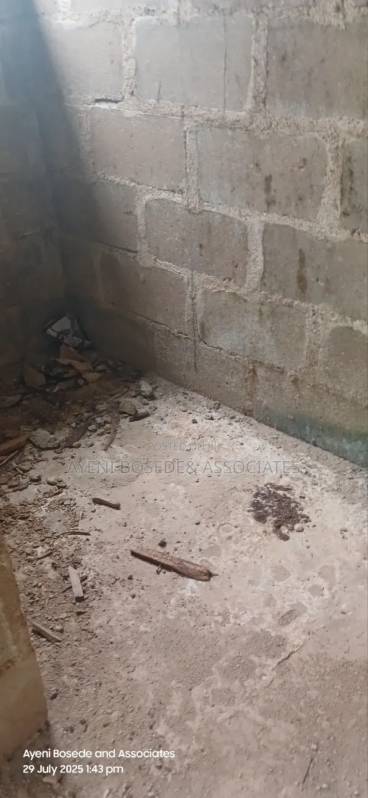 2bdrm Block of Flats in Omu Isoko, Mowe, Obafemi-Owode for sale