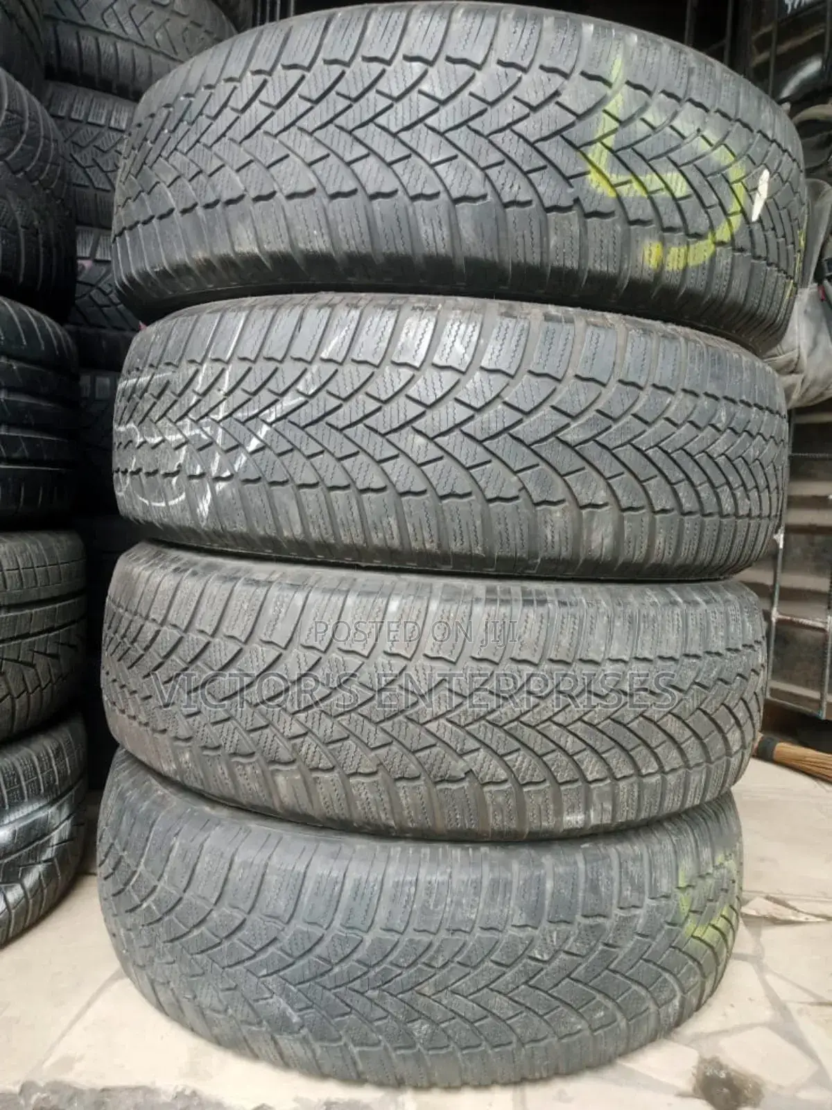 225/65 R 17 Bridgestone Tires