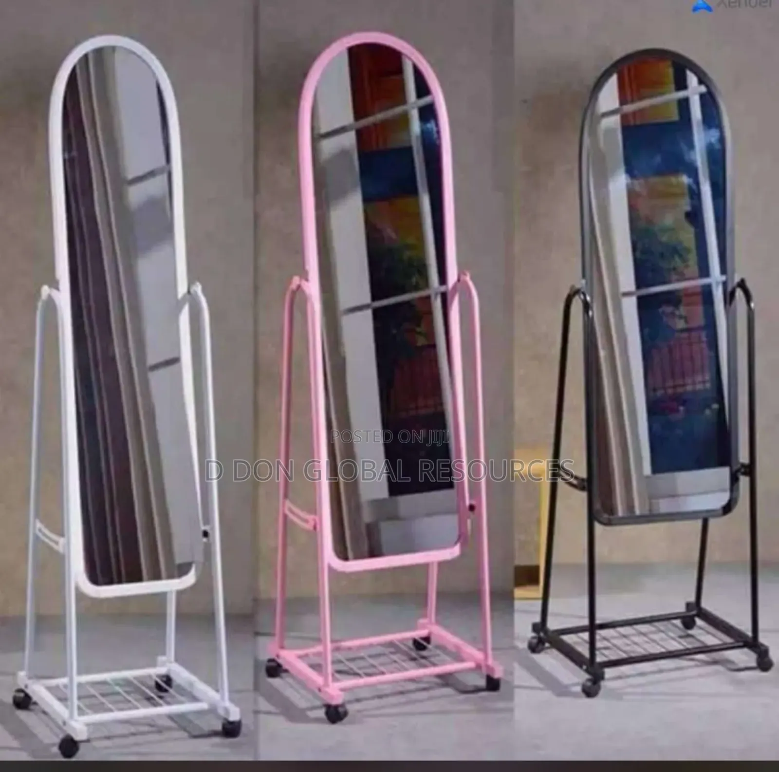 Mobile Esthetic Mirror With Different Colours