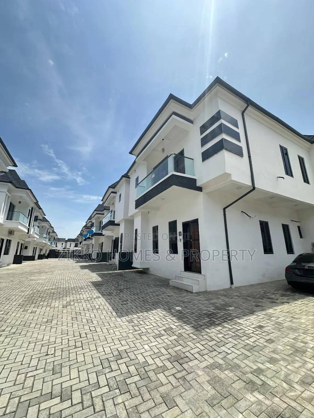 4bdrm Duplex in Ikota, Lekki for sale
