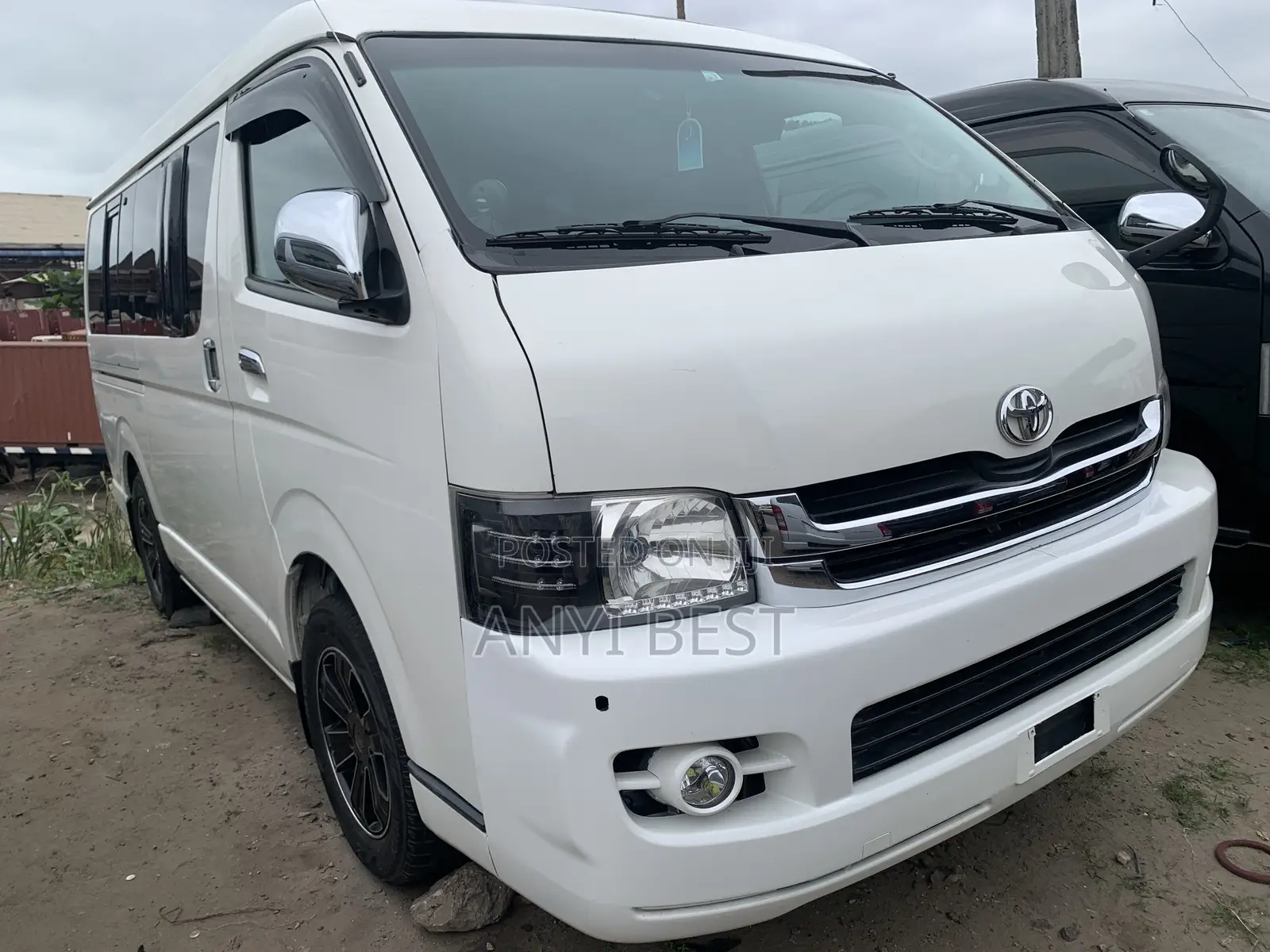 Toyota HiAce 2015 White