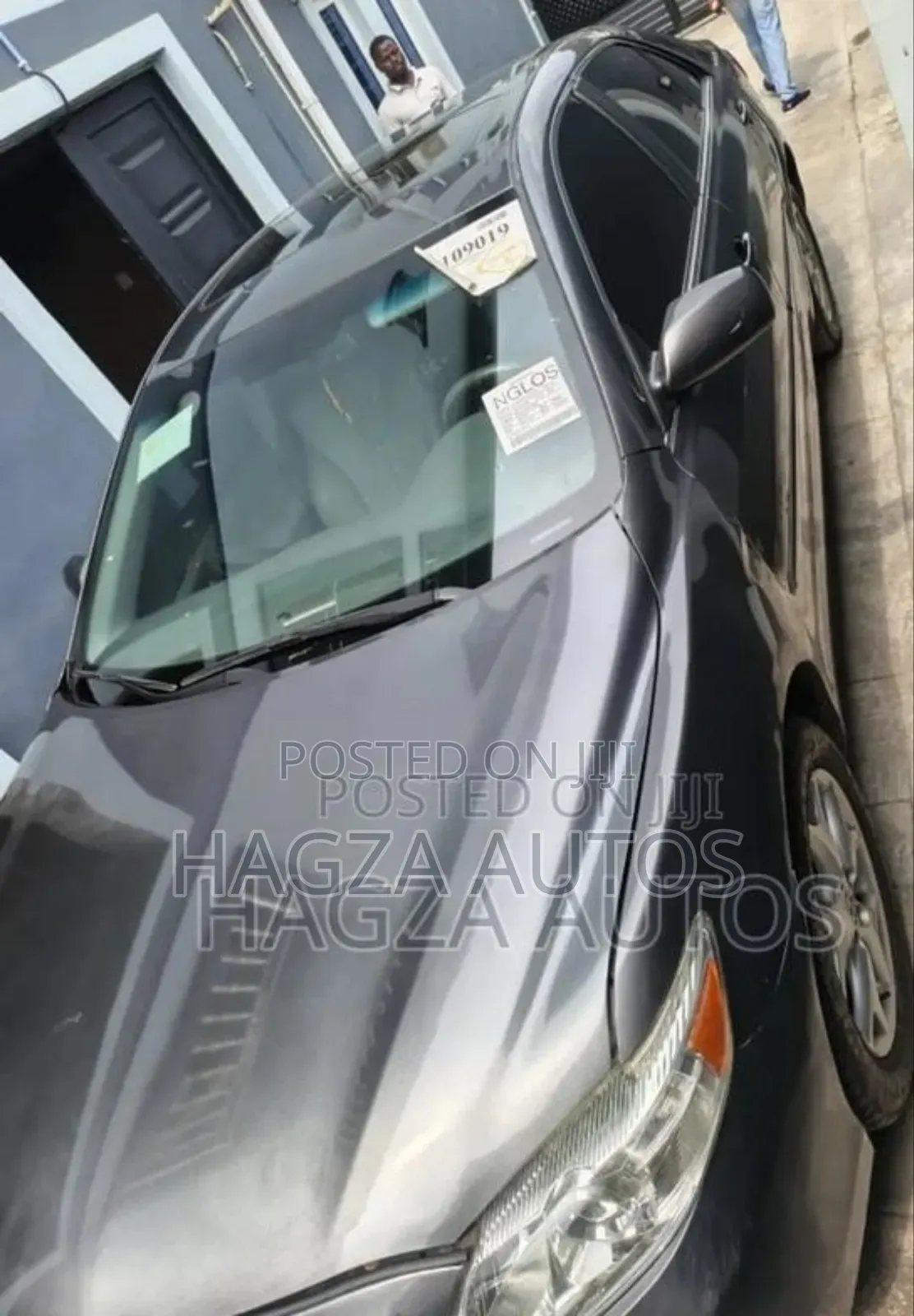 Toyota Camry XLE 4dr Sedan (2.5L 4cyl 6AM) 2010 Gray