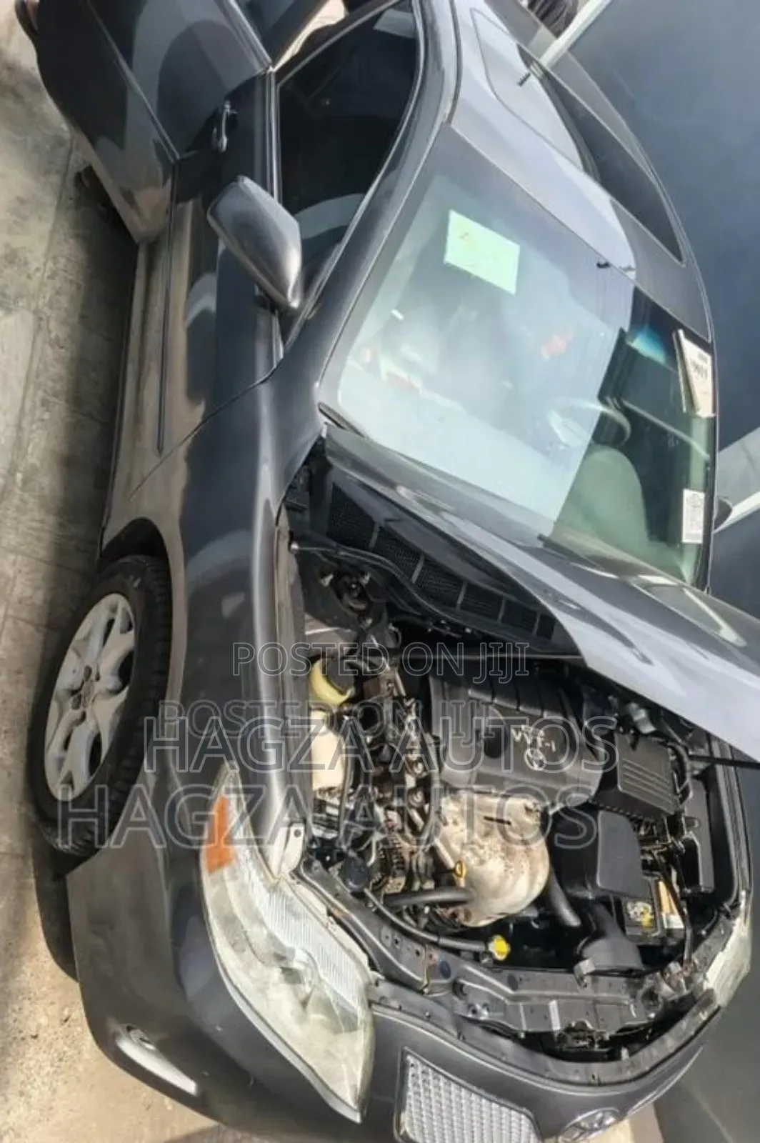 Toyota Camry XLE 4dr Sedan (2.5L 4cyl 6AM) 2010 Gray