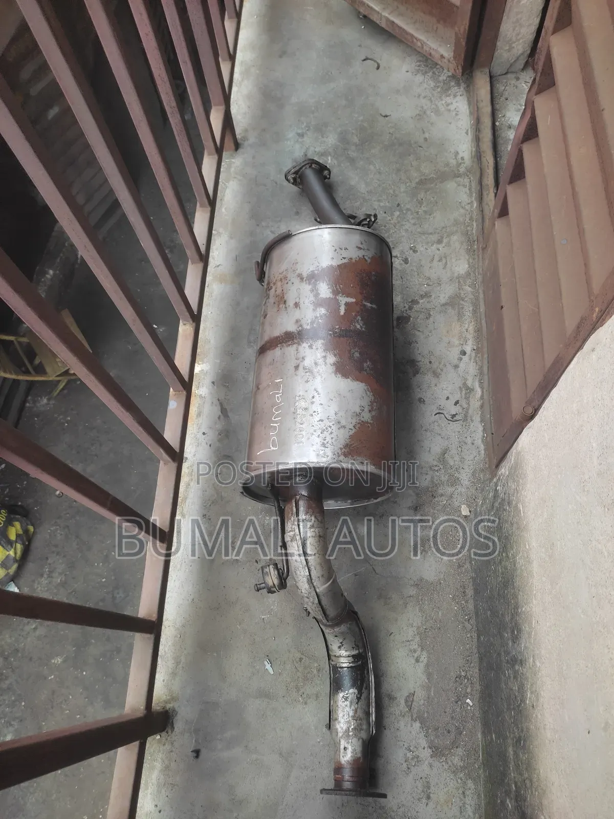 Exhaust Center Pot Mitsubishi Pajero/Montero 2008-2012 Model