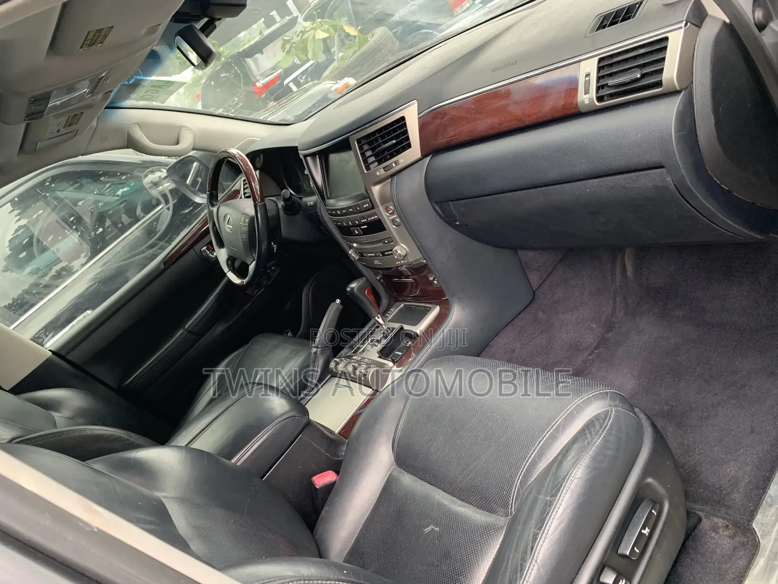 Lexus LX 570 (5 seats) AWD 2016 Gray