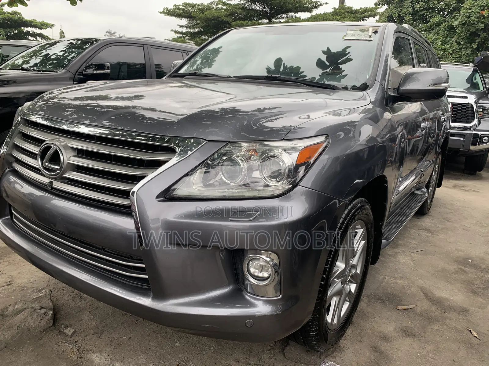 Lexus LX 570 (5 seats) AWD 2016 Gray