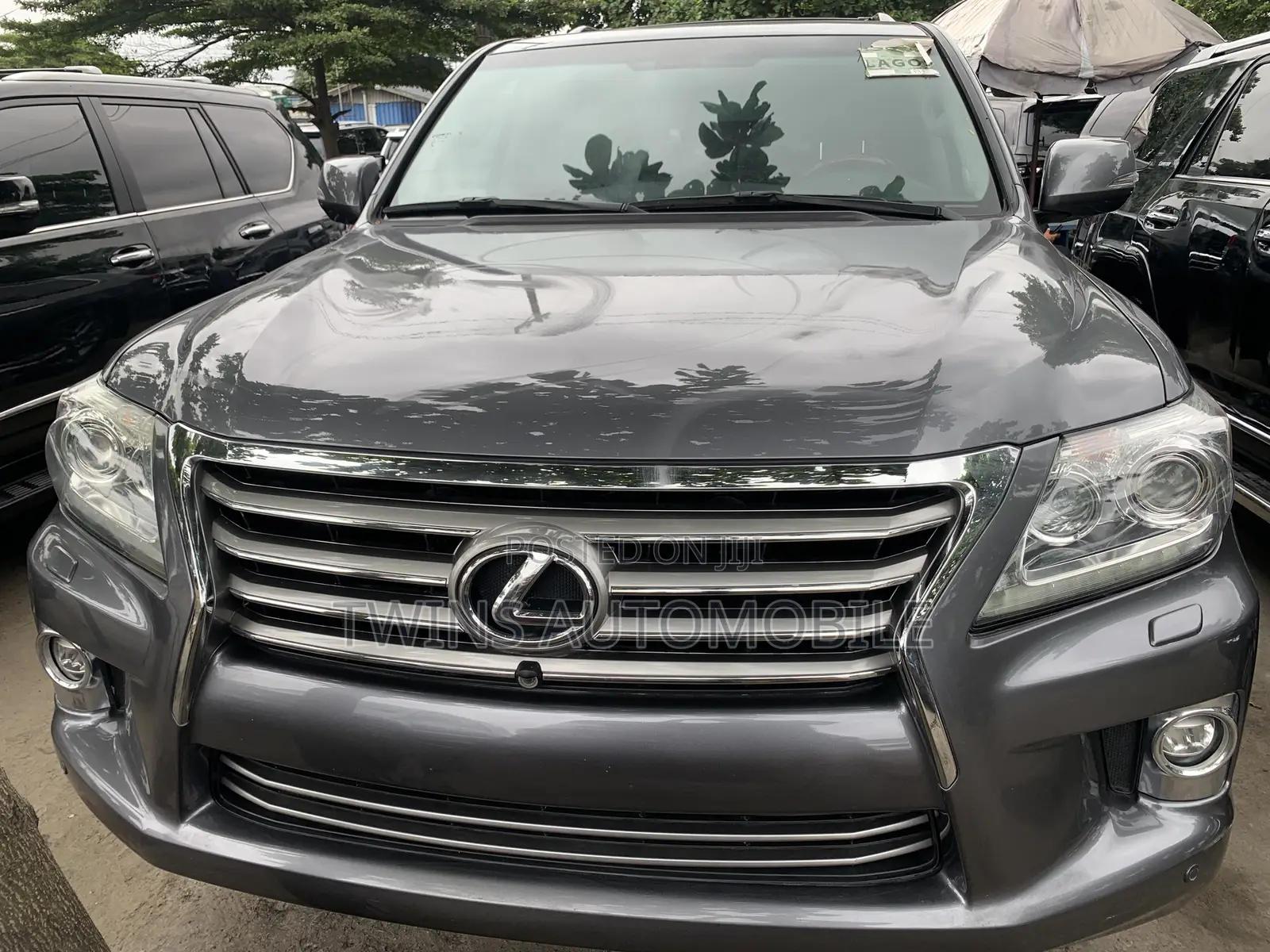 Lexus LX 570 (5 seats) AWD 2016 Gray
