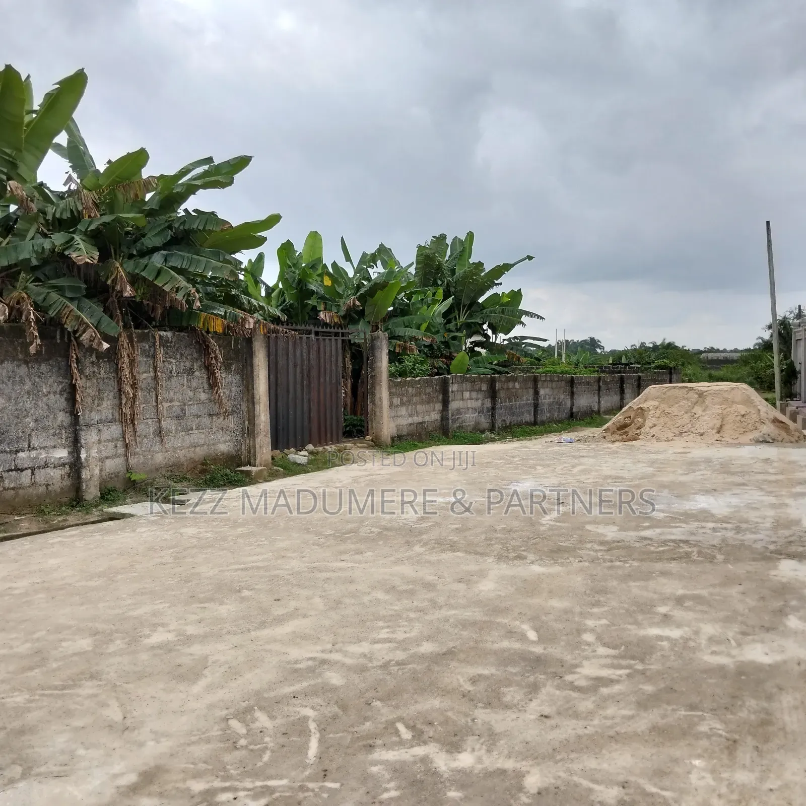 For Sale :11⁄4 Fenced Plots At County Gardens Est Sars Rd Ph