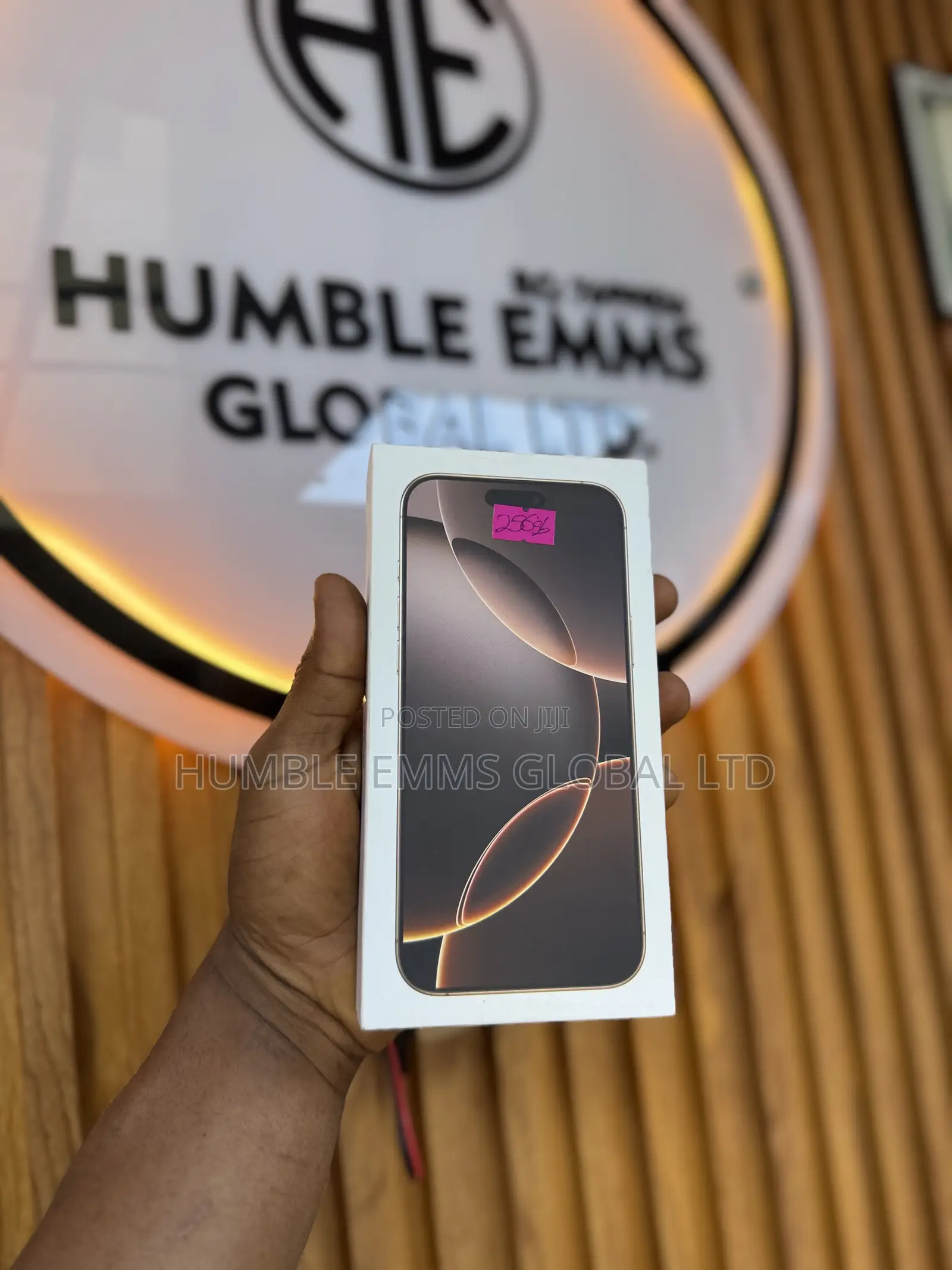 New Apple iPhone 16 Pro Max 256 GB Gold