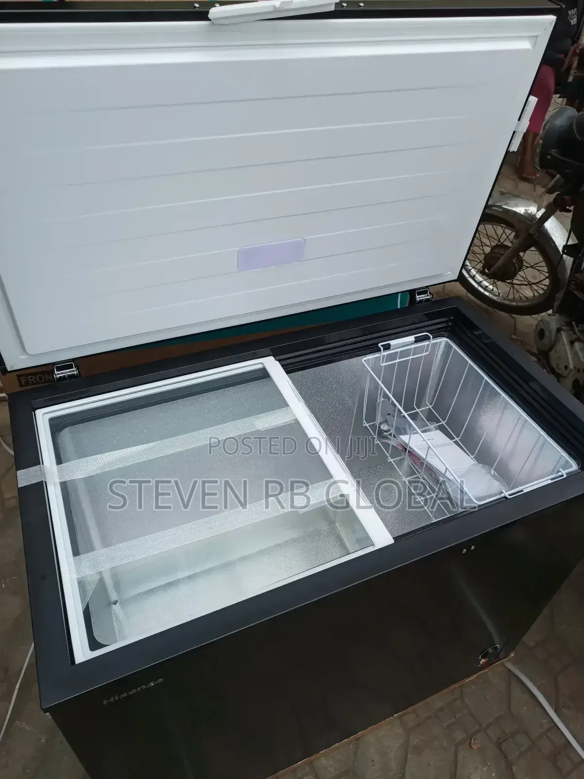 Hisense 240 Litres Chest Freezer With Glass Door | FRZ 320