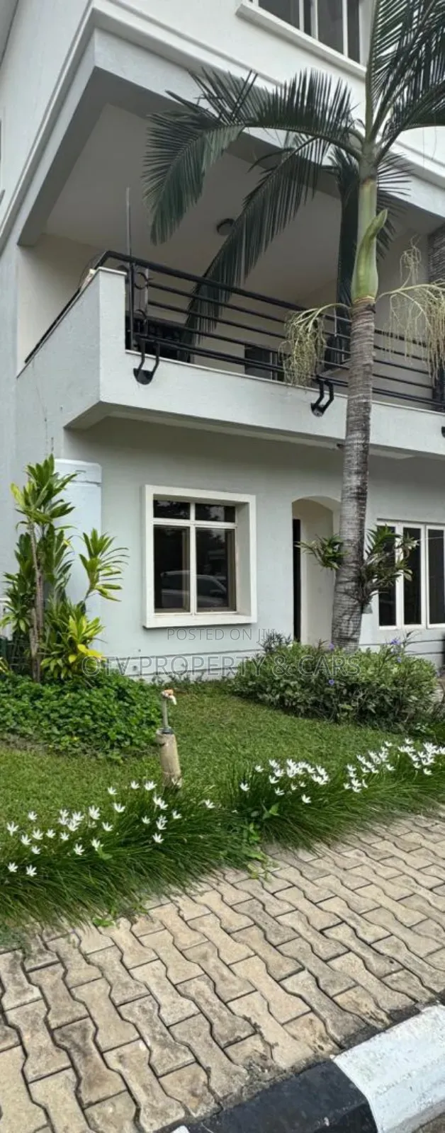 Furnished 4bdrm House in Banana Island for sale