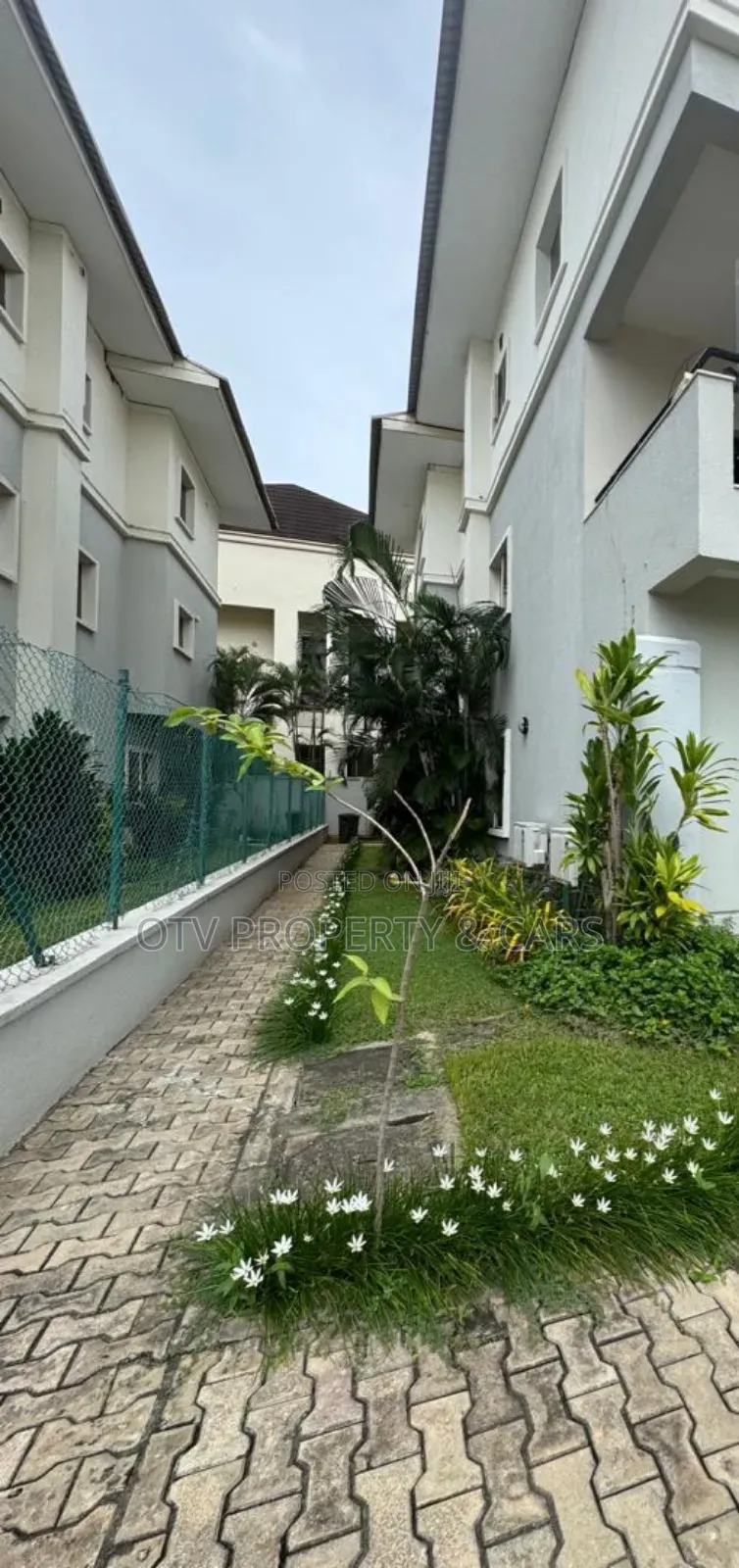 Furnished 4bdrm House in Banana Island for sale