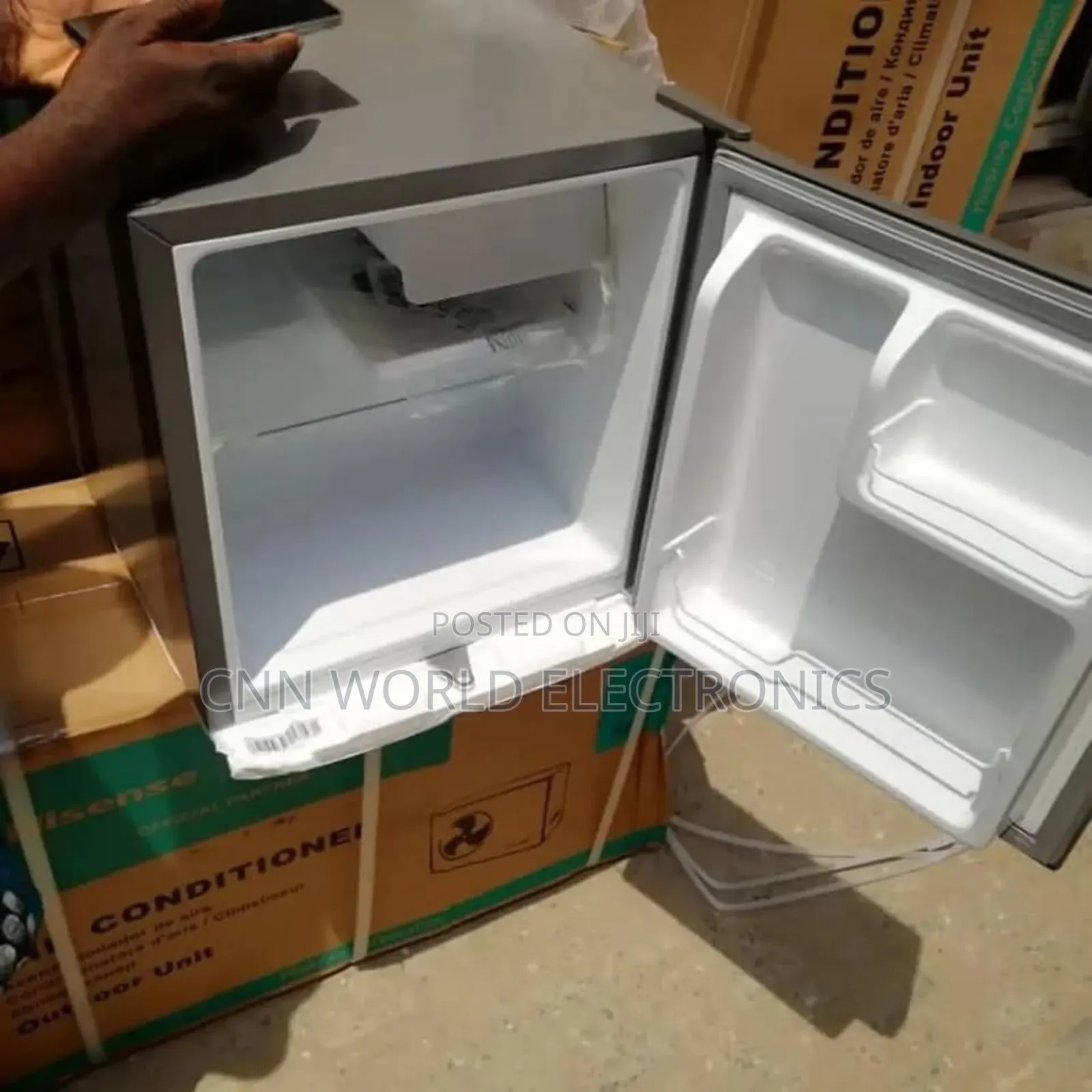 Brand New Hisense 60l Bedside Fridge With Key Warranty 1year