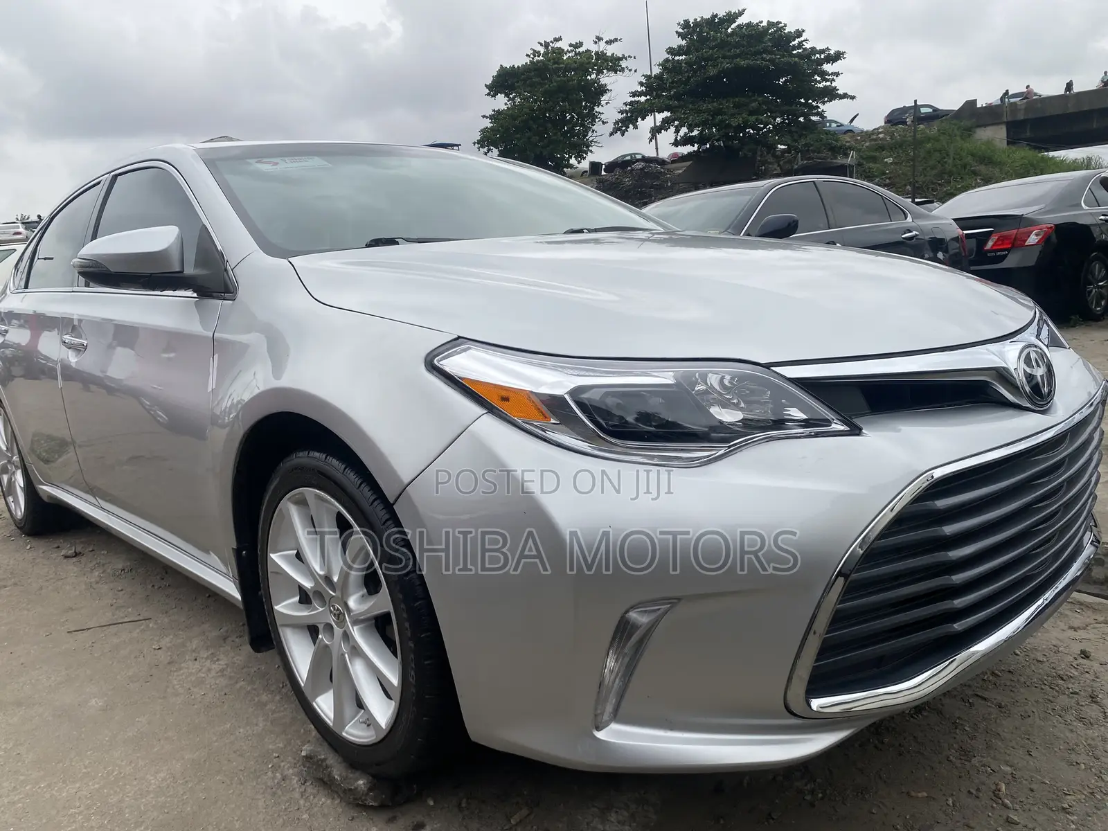 Toyota Avalon Limited FWD Sedan (3.6L 6cyl 6A) 2016 Silver
