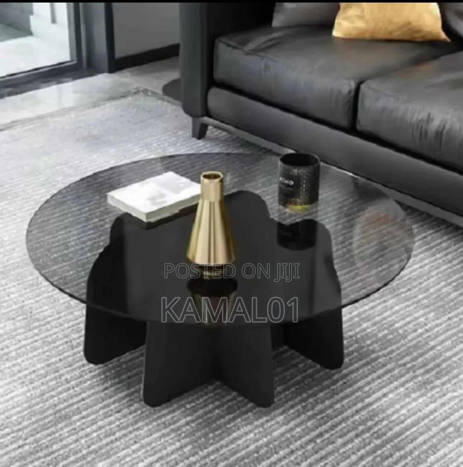Living Room Luxury Round Table With Tempered Glass Top