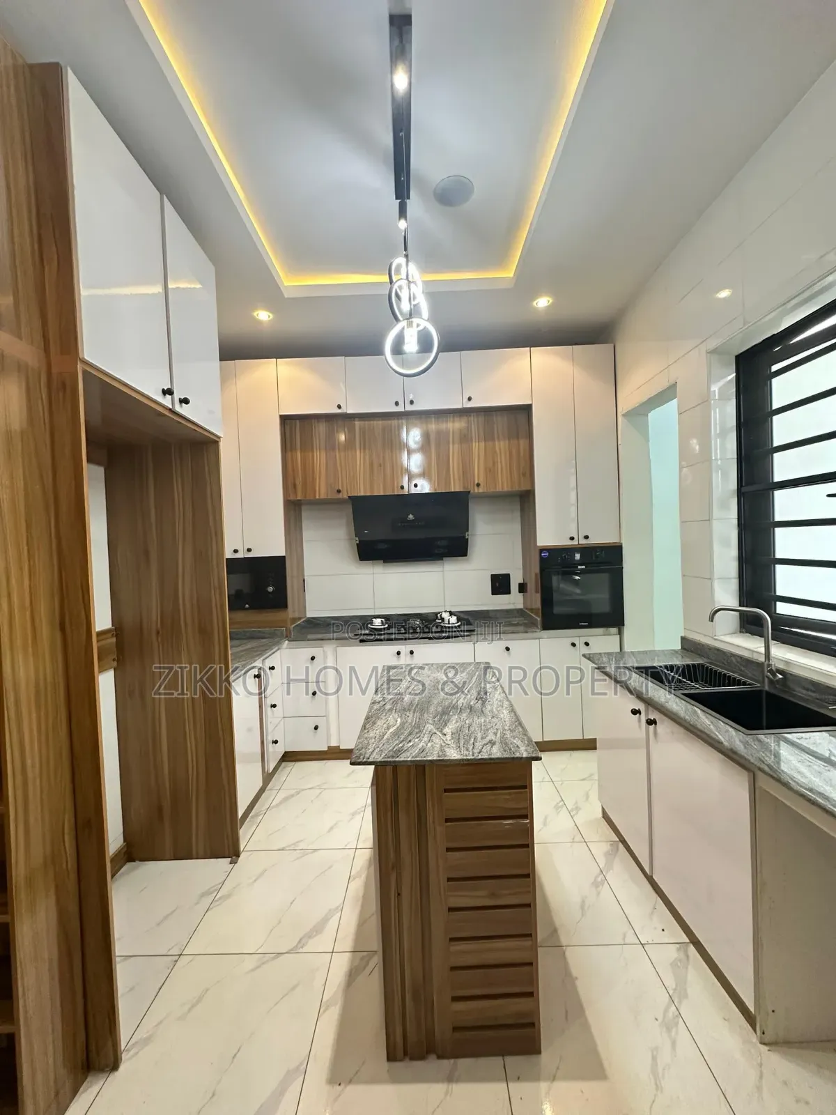 4bdrm Duplex in Ikota, Lekki for sale