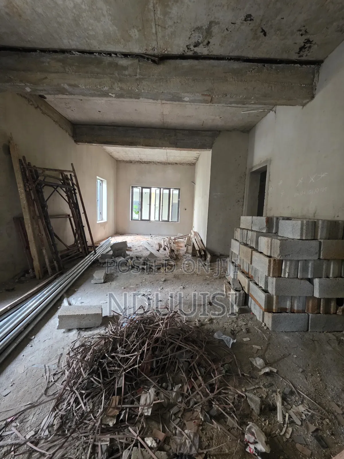 5bdrm Duplex in Stella Marris, Life Camp for sale