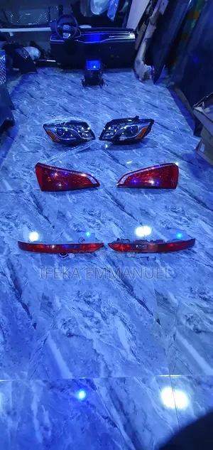 Headlights Audi Q5 2010