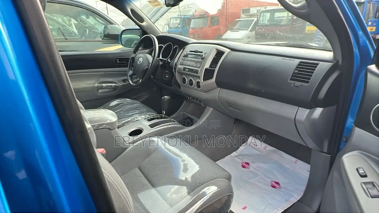 Nissan Frontier Crew Cab SE 4x4 2011 White