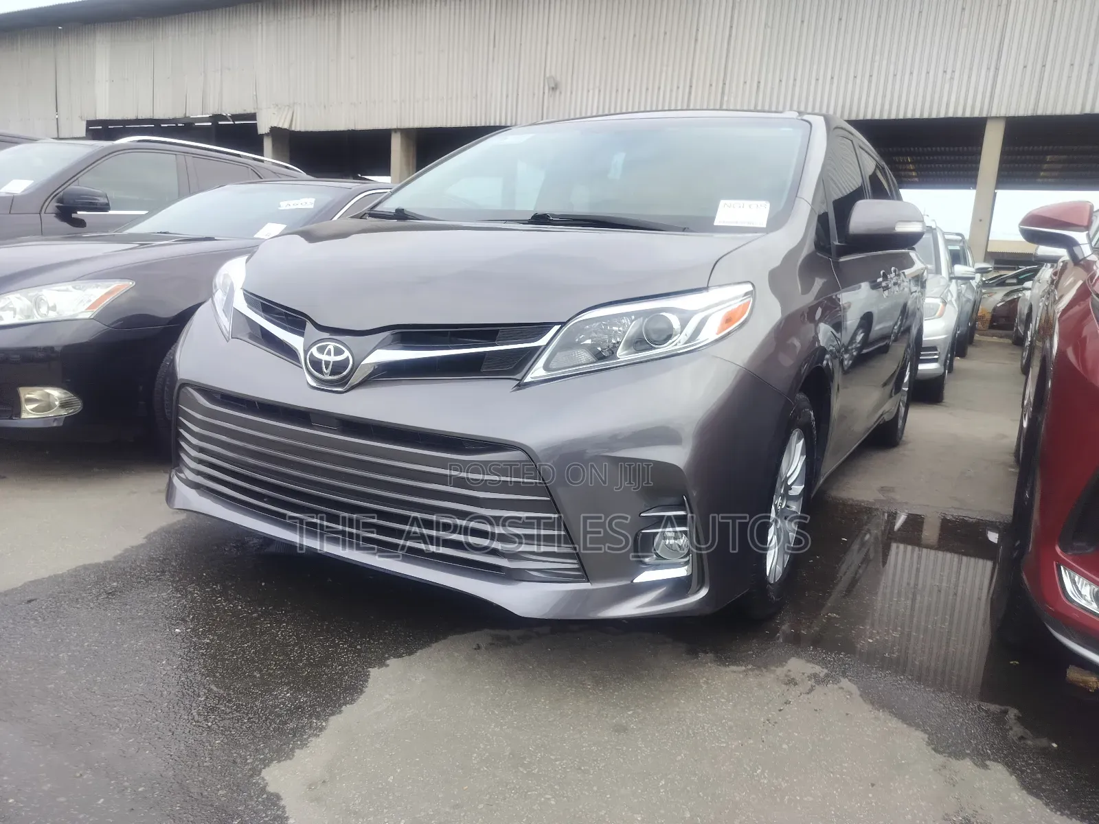 Toyota Sienna XLE Premium AWD (3.5L 6cyl 8A) 2018 Gray
