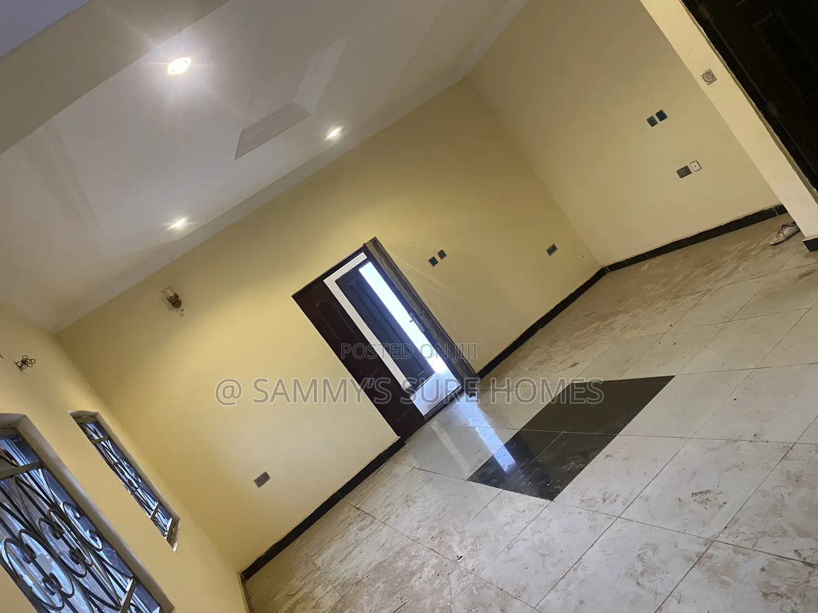 2bdrm Block of Flats in Mab Global Estate for rent