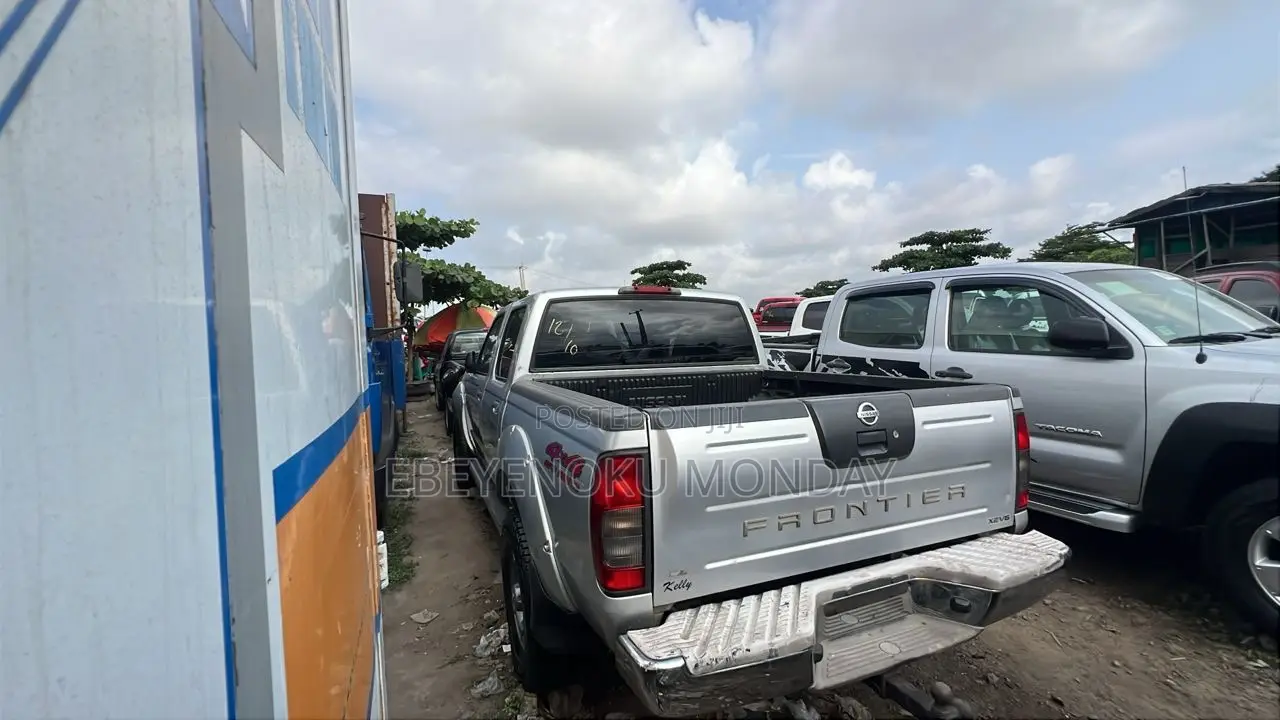 Nissan Frontier SVE V6 King Cab 4WD 2004 Silver