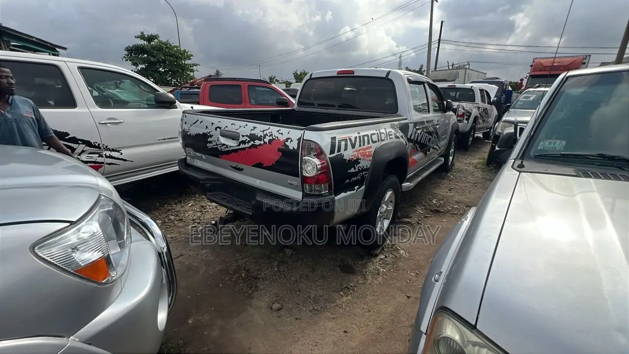 Toyota Tacoma Double Cab V6 Automatic 2011 Silver