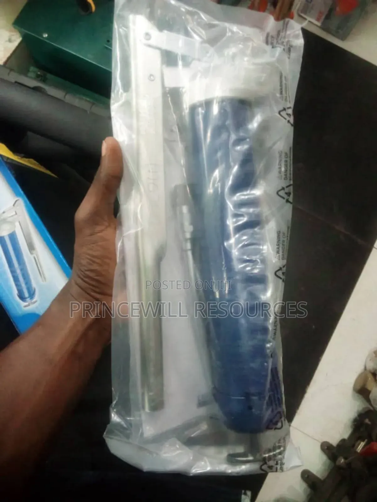 Grease Gun Available at Your Disposal