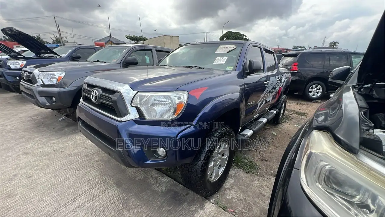 Toyota Tacoma V6 4dr Double Cab 4WD 5.0 ft. SB (4.0L 6cyl 6M) 2015 Blue